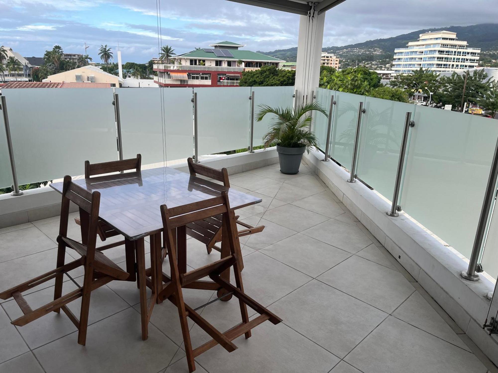 פאפיט Standing Residence Tevai מראה חיצוני תמונה