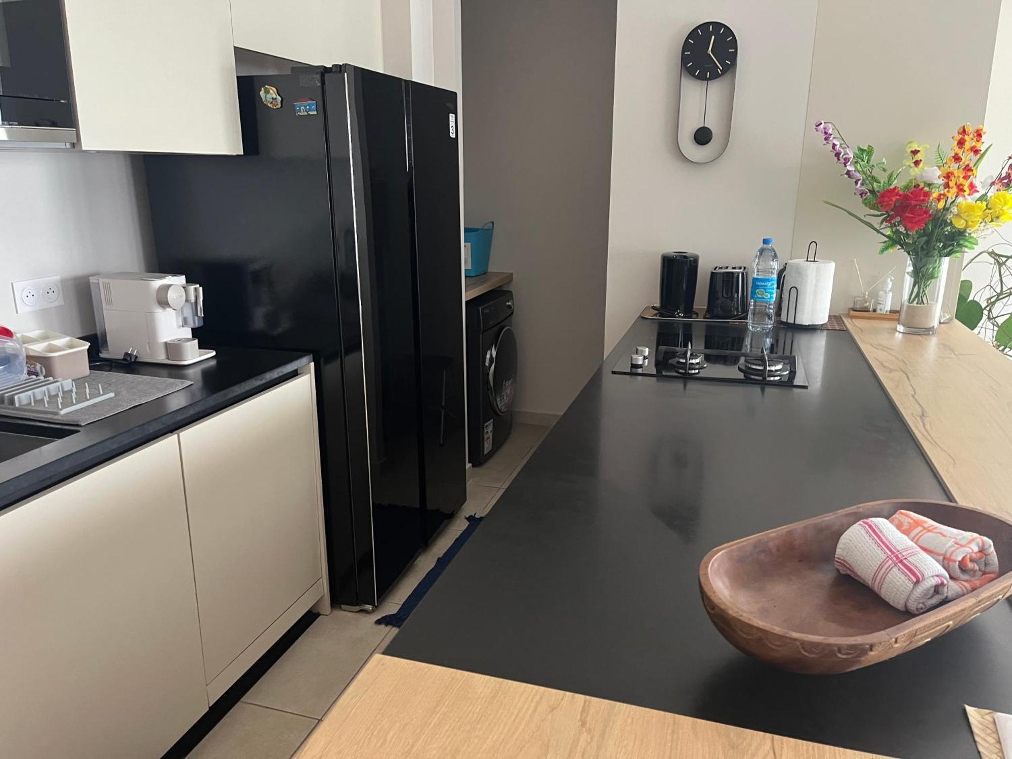 פאפיט Standing Residence Tevai מראה חיצוני תמונה