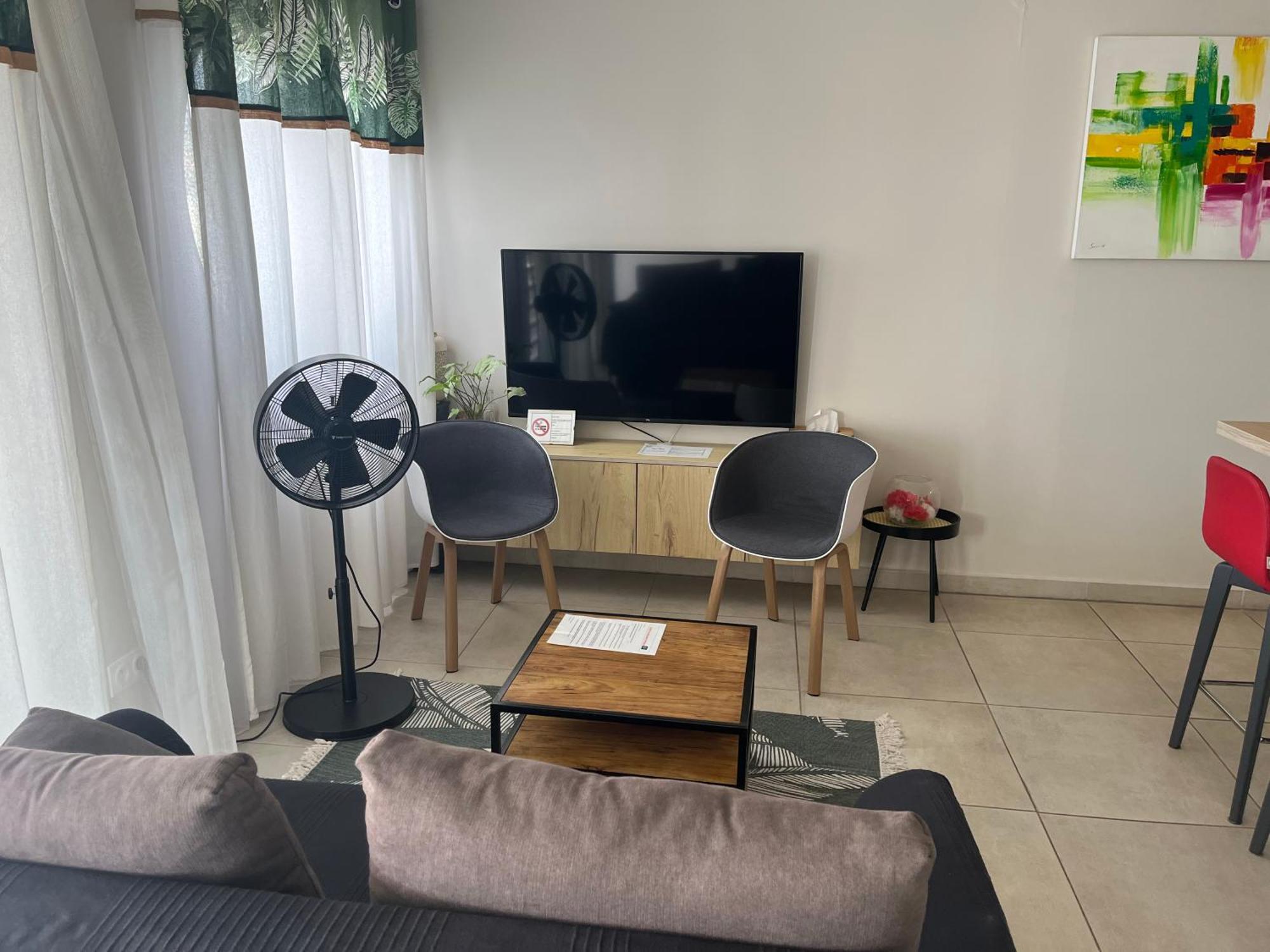 פאפיט Standing Residence Tevai מראה חיצוני תמונה